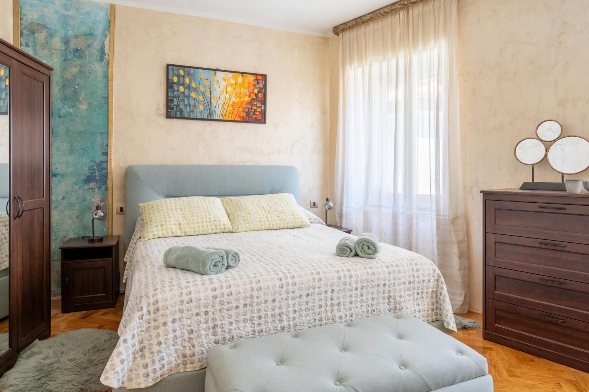 Central Apartments Circolo 로비니 외부 사진