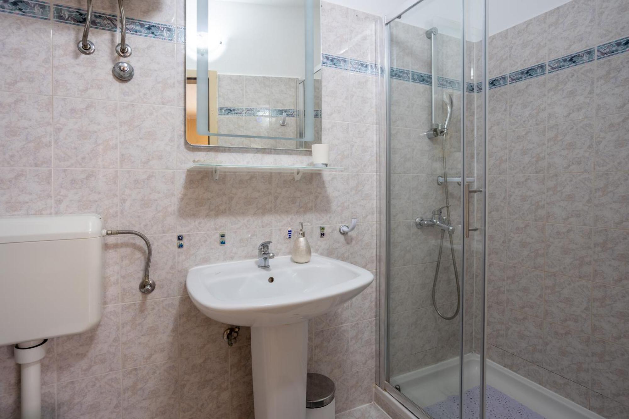 Central Apartments Circolo 로비니 외부 사진
